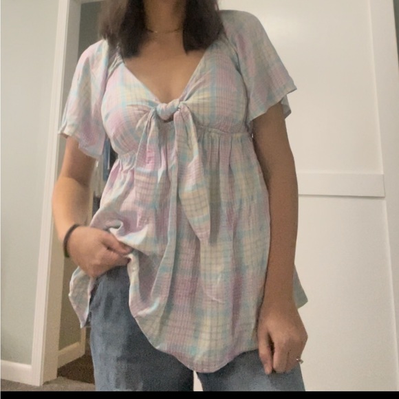 Isabel pastel blouse top. New with tag. Flattering neck line. - Picture 1 of 4